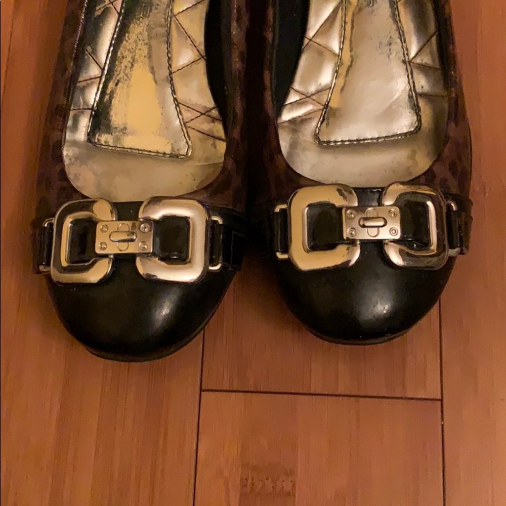 Marc Fisher Women’s Slip On Leopard Flats - Picture 4 of 6